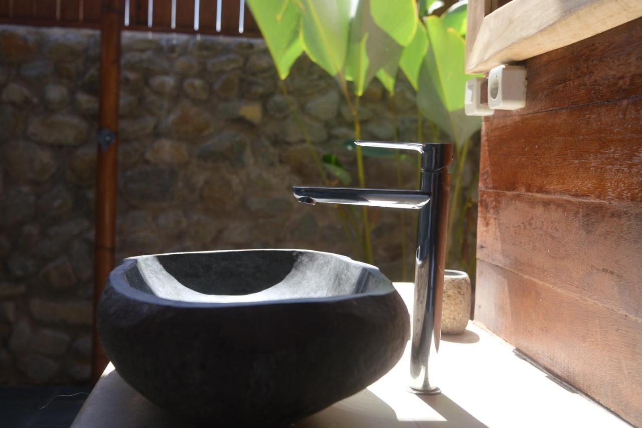 Naia Villas And Bungalows Sumbawa Sekongkang Zewnętrze zdjęcie
